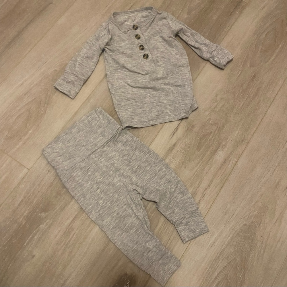 Lou Lou & Company Two piece Neutral Gray Set 3-6 months